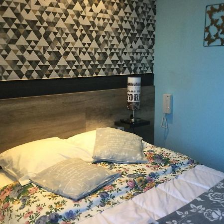 Hotel Le Kamelia Salles  Luaran gambar