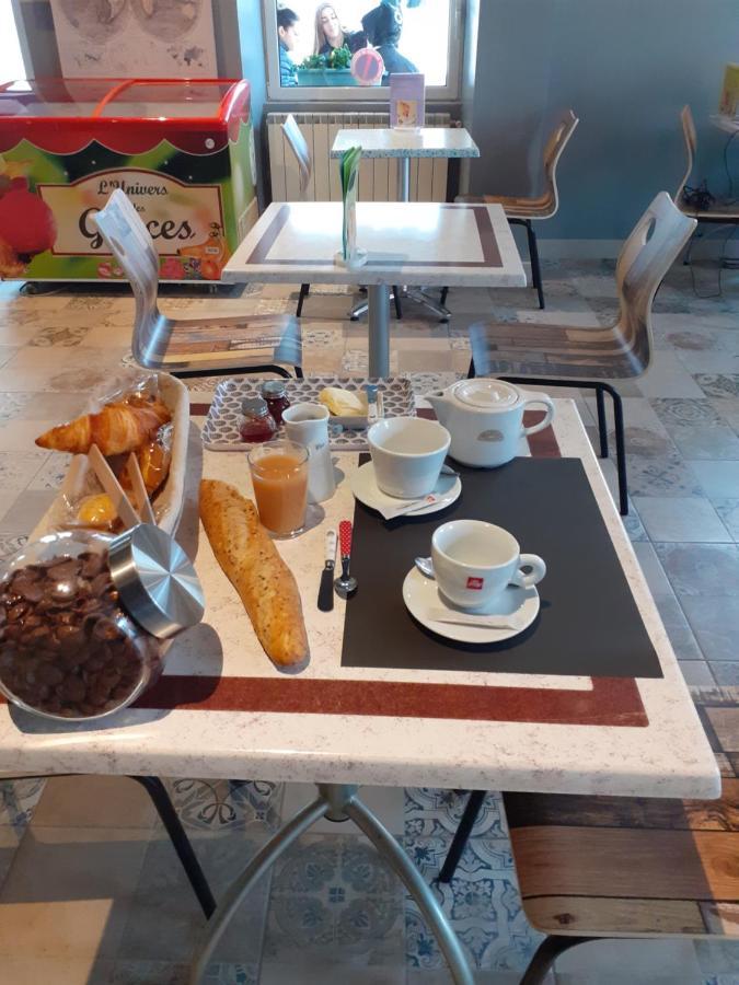 Hotel Le Kamelia Salles  Luaran gambar