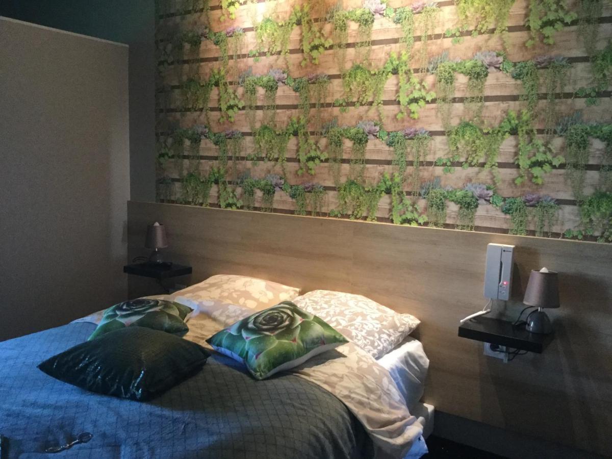Hotel Le Kamelia Salles  Luaran gambar